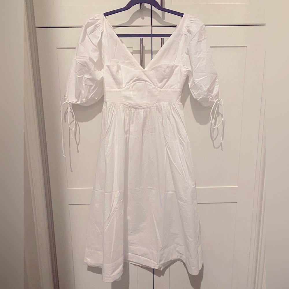 BNWT for love and lemons white puff sleeve dress - Picture 2 of 6